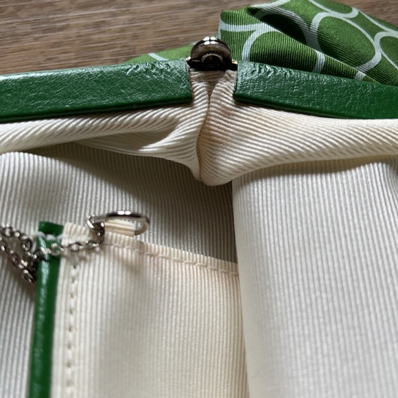 Banana Republic Clutch and matching scarf - Picture 5 of 6